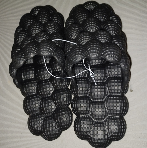 NIB Bubble Slides Mens Size: 9-11 Womens: 11-13 - Picture 3 of 6